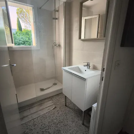 Neptune Avec Climatisation Et Parking Appartement Montpellier